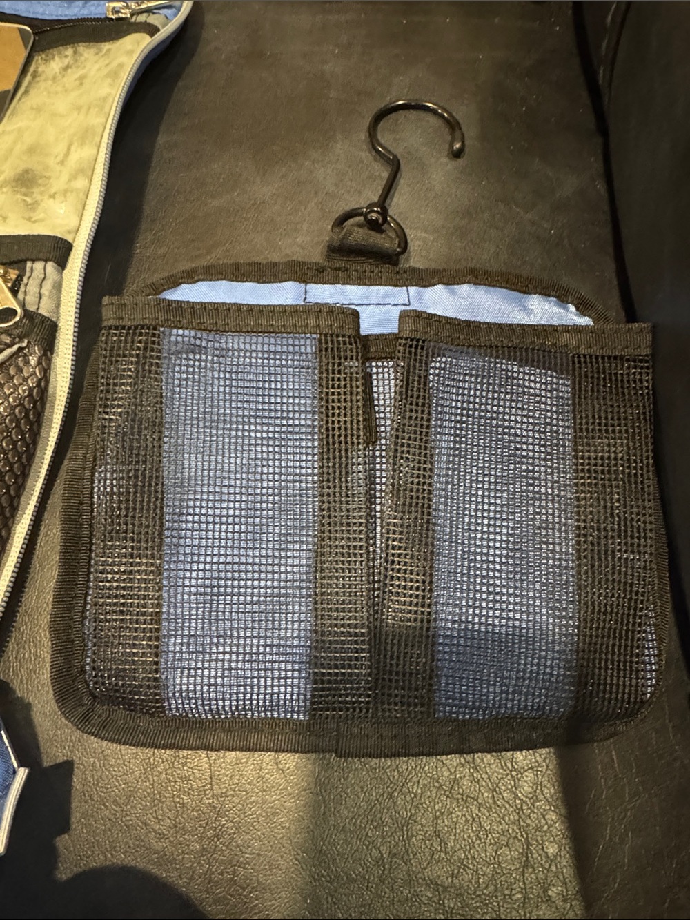 L.L. Bean Blue Hanging Toiletry Bag With Multiple Compartments - Picture 7 of 14